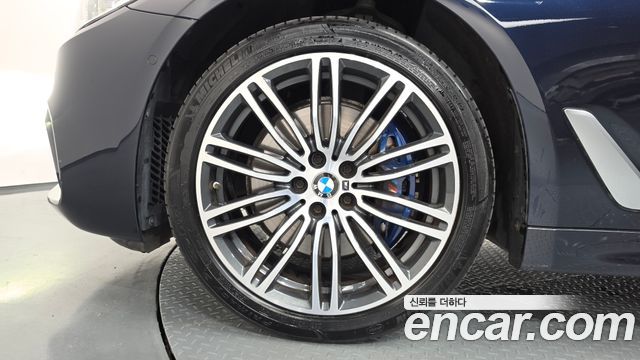 BMW 5 Series G30 530i xDrive M Sport Package Plus - фото 4