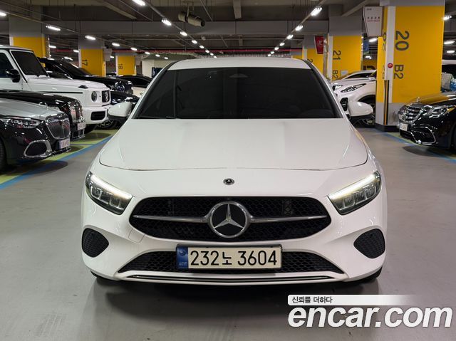 Mercedes-Benz A-Class W177 A220 Hatchback - фото 1