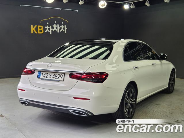 Mercedes-Benz E-Class W213 E250 Avantgarde - фото 3