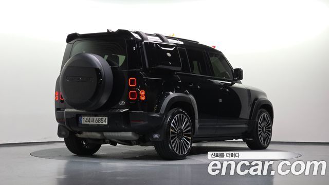 Land Rover Defender L663 110 D240 SE - фото 1