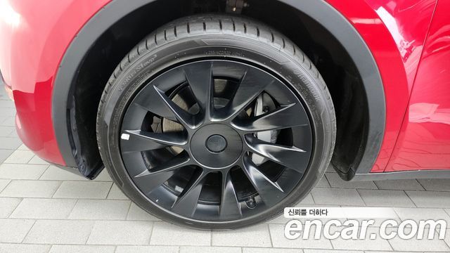 Tesla Model Y Long Range AWD - фото 4