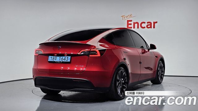 Tesla Model Y Performance AWD - фото 1