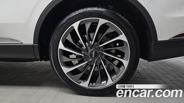 Lincoln Aviator 2-го поколения 3.0 Reserve AWD - фото 4