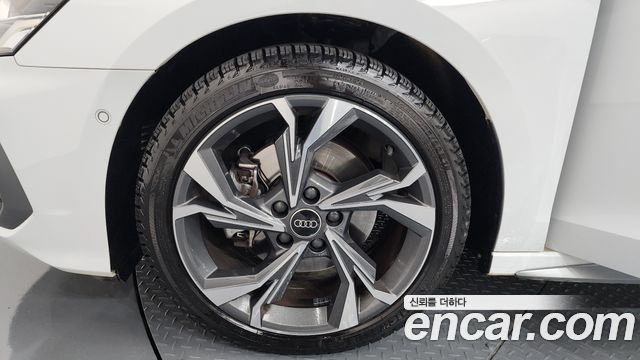 Audi A3 40 TFSI Premium - фото 4