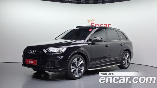 Audi Q7 55 TFSI Quattro Premium - фото 0