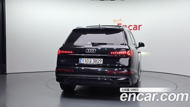 Audi Q7 55 TFSI Quattro Premium - фото 3