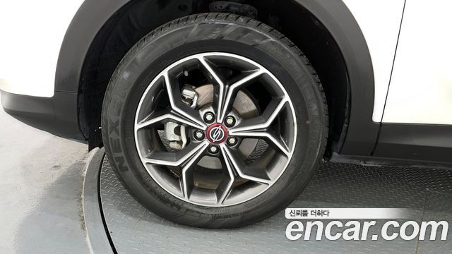 SsangYong Korando Gasoline 1.5 2WD R-Plus - фото 4