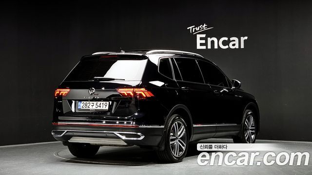 Volkswagen Tiguan 2.0 TSI Prestige - фото 2