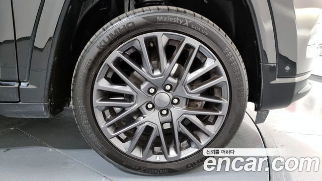 Jeep Compass 2-го поколения S2.4 AWD - фото 4