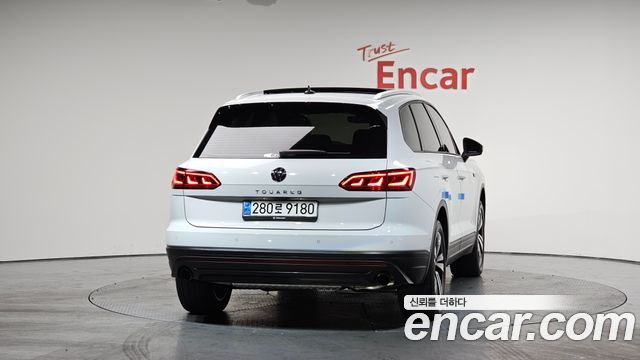 Volkswagen Touareg 3-го поколения 3.0 TDI Premium - фото 2
