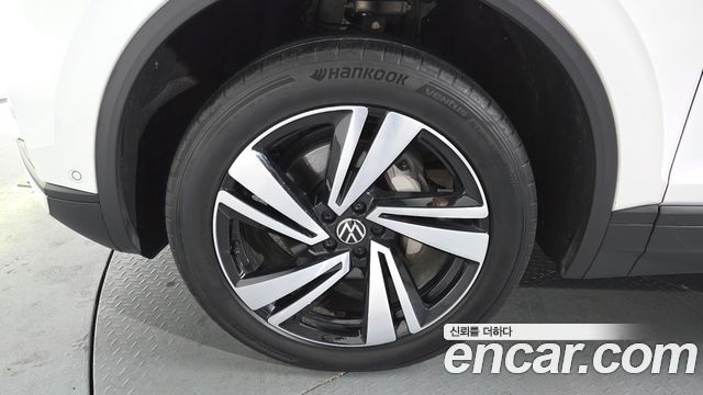 Volkswagen Touareg 3-го поколения 3.0 TDI Premium - фото 3