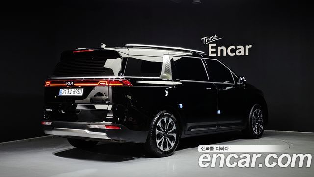 Kia Carnival 4-го поколения 9-Seater Signature - фото 1