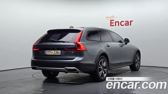 Volvo V90 T5 Pro AWD - фото 1