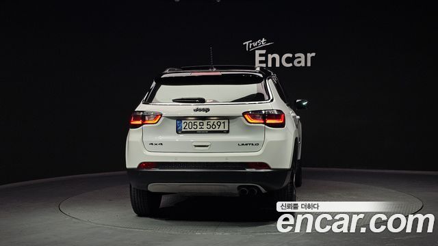Jeep Compass 2-го поколения 2.4 Limitied AWD - фото 3