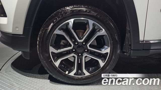 Jeep Compass 2-го поколения 2.4 Limitied AWD - фото 4