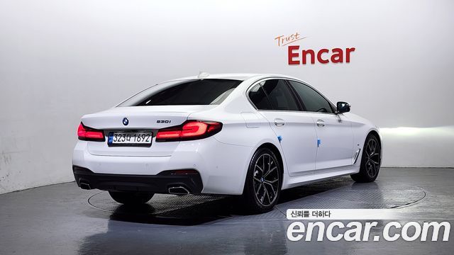 BMW 5-Series G30 530i M Sport Package - фото 1