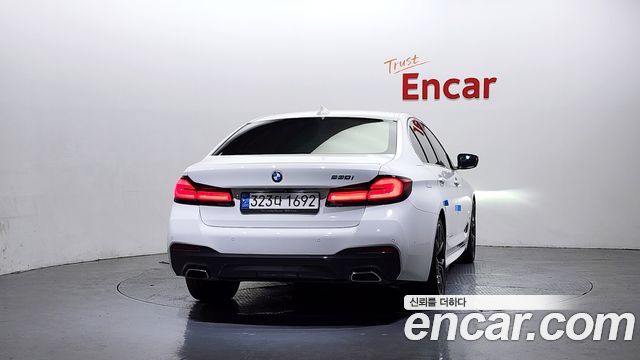 BMW 5-Series G30 530i M Sport Package - фото 3