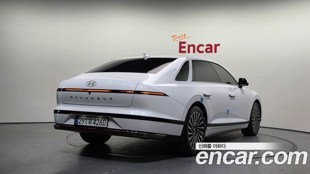 Hyundai Grandeur GN7 3.5 Gasoline 2WD - фото 1