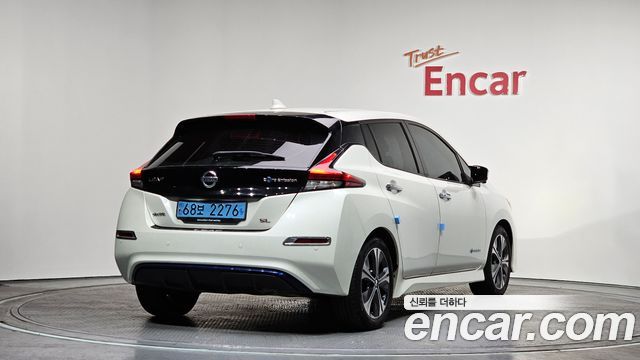 Nissan Leaf ZE1 EV SL - фото 1