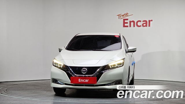 Nissan Leaf ZE1 EV SL - фото 2
