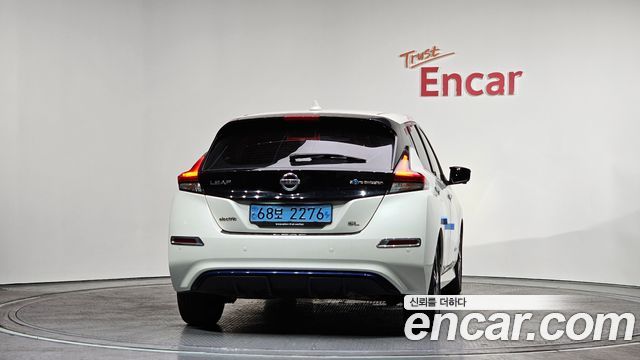 Nissan Leaf ZE1 EV SL - фото 3