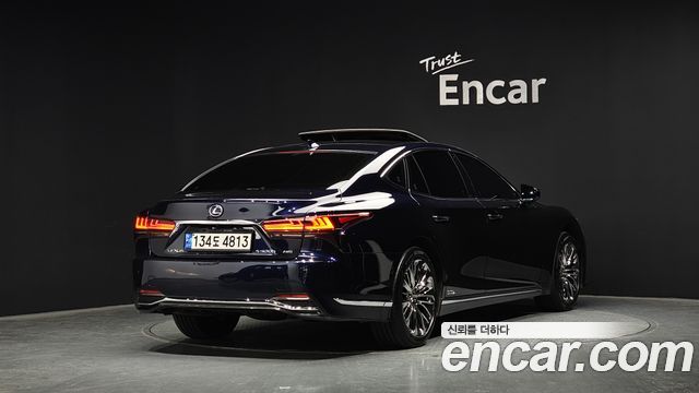 Lexus LS 5-го поколения 3.5 Platinum AWD - фото 1