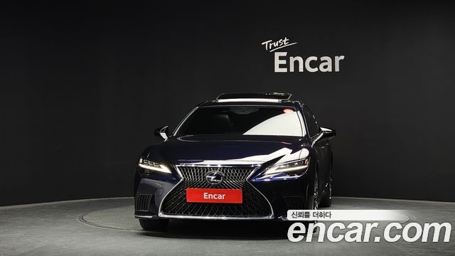Lexus LS 5-го поколения 3.5 Platinum AWD - фото 2