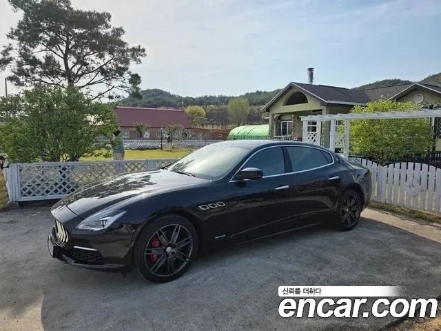 Maserati Quattroporte 3.0 Diesel Granlusso - фото 2