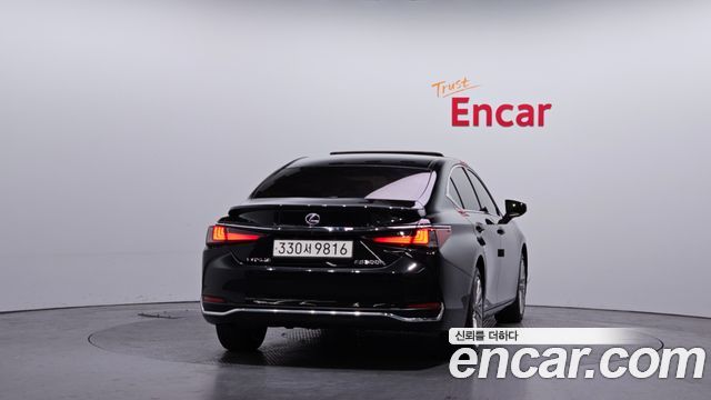 Lexus ES 7-го поколения Executive - фото 3