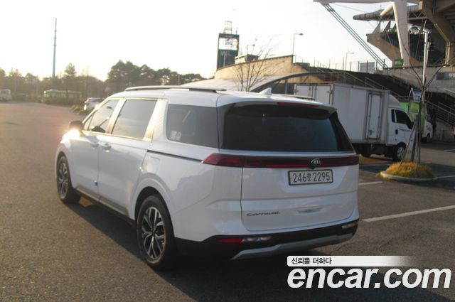 Kia Carnival 4-го поколения 9-Seater Prestige - фото 2