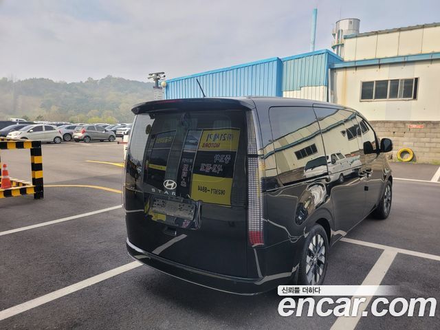 Hyundai Staria Lounge 7-Seater Inspiration - фото 2