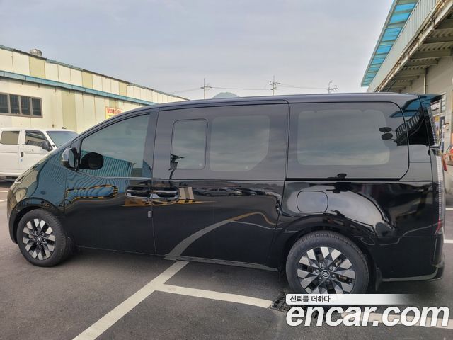 Hyundai Staria Lounge 7-Seater Inspiration - фото 3