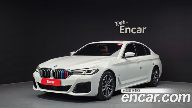BMW 5-Series G30 520i M Sport - фото 0