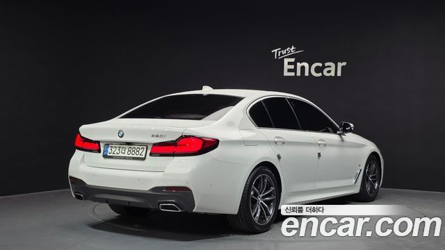 BMW 5-Series G30 520i M Sport - фото 1