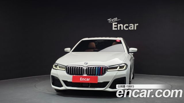 BMW 5-Series G30 520i M Sport - фото 2