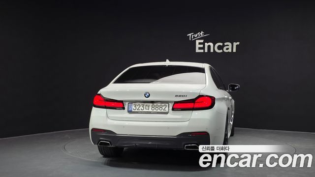BMW 5-Series G30 520i M Sport - фото 3