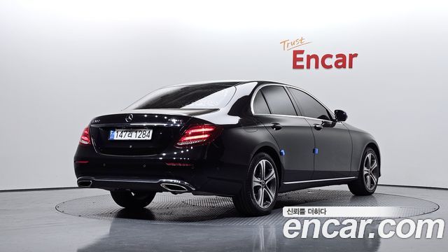 Mercedes-Benz E-Class W213 E300 4MATIC Avnatgarde - фото 1