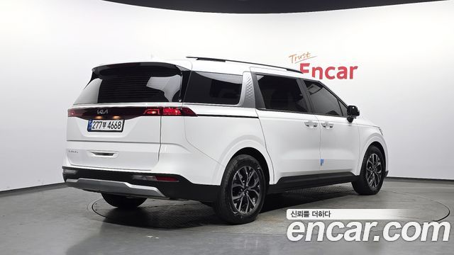 Kia Carnival 4-го поколения 9-Seater Prestige - фото 1