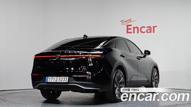 Toyota Crown 2.5 4WD Hybrid - фото 1