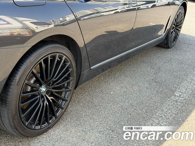 BMW 7-Series G11 740d xDrive Design Pure Excellence - фото 4