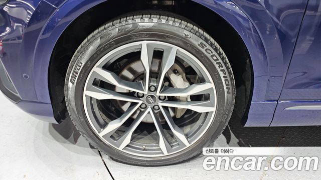 Audi Q8 50 TDI Quattro Premium - фото 4