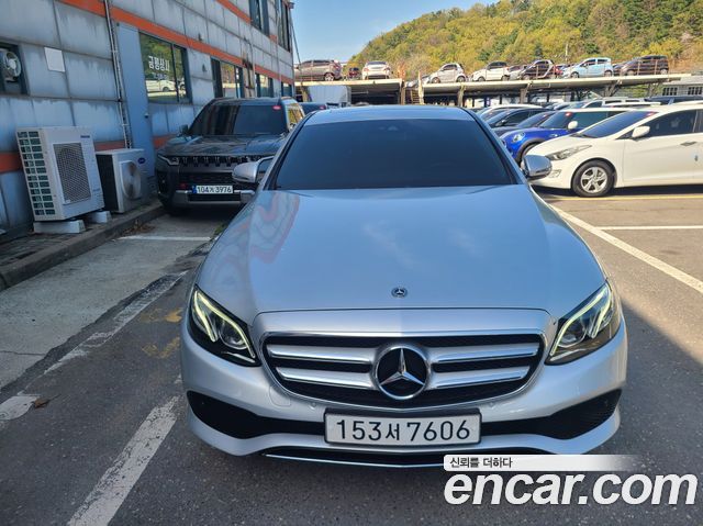 Mercedes-Benz E-Class W213 E220d Avantgarde - фото 1