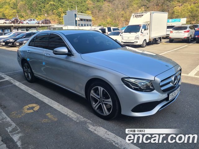Mercedes-Benz E-Class W213 E220d Avantgarde - фото 3