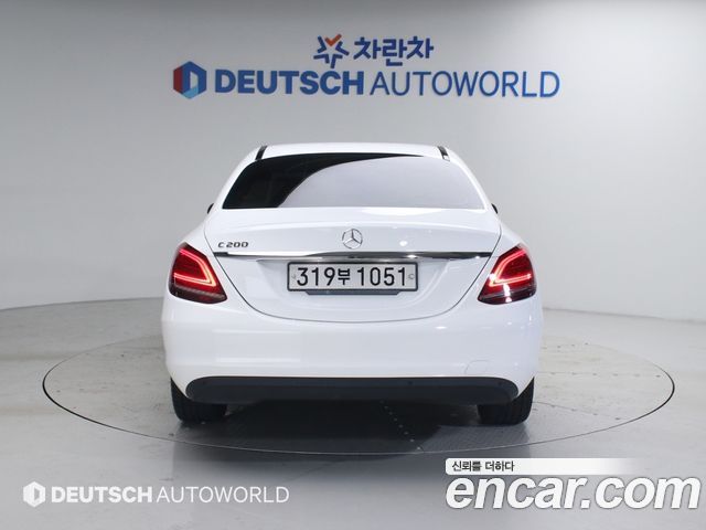 Mercedes-Benz C-Class W205 C200 - фото 1