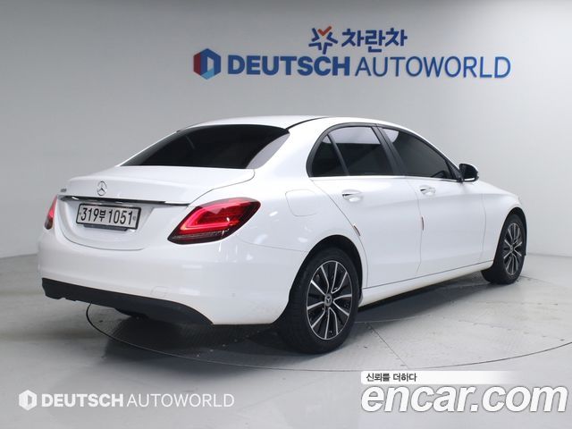 Mercedes-Benz C-Class W205 C200 - фото 3