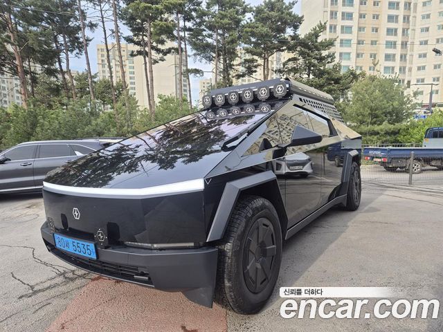 Tesla Cybertruck AWD - фото 0
