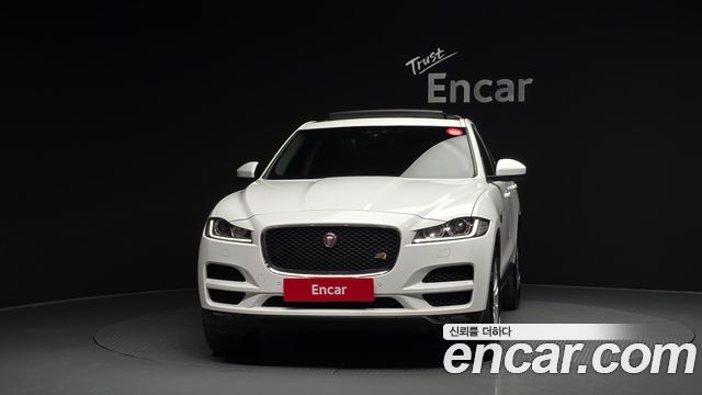 Jaguar F-PACE 20d Portfolio - фото 2