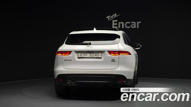 Jaguar F-PACE 20d Portfolio - фото 3