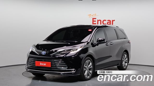 Toyota Sienna 4-го поколения 2.5 Hybrid 2WD - фото 0