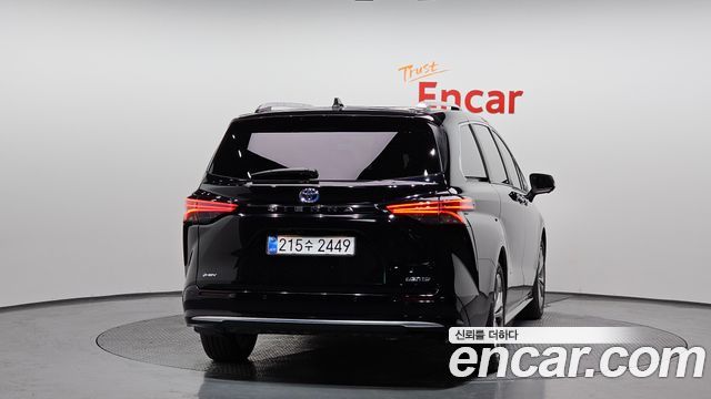 Toyota Sienna 4-го поколения 2.5 Hybrid 2WD - фото 3
